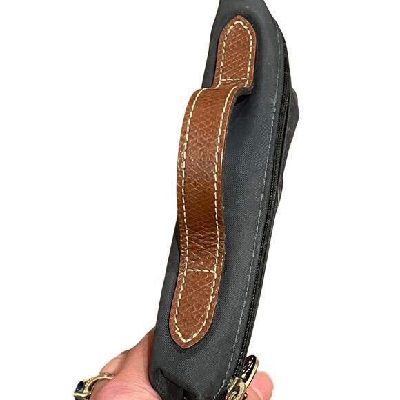 Longchamp Le Pliage Pouch with handle in black nylon and brown leather trim - Picture 4 of 6